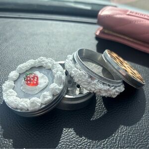 Decorative Strawberry Cake Herb 4 Layer Metal Grinder🍓